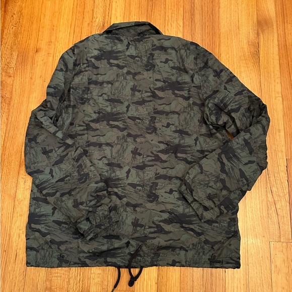 Element Camo Button front Women's  Size L(j5 - Picture 4 of 11